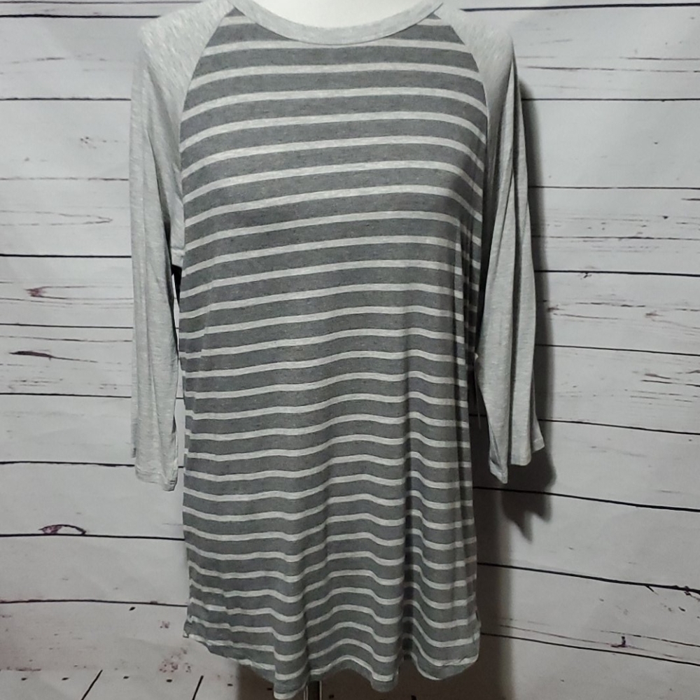 NWT LuLaRoe Randy Baseball T Shirt
